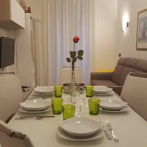 https://karina-house-check-in-24-h.it-lombardy.com